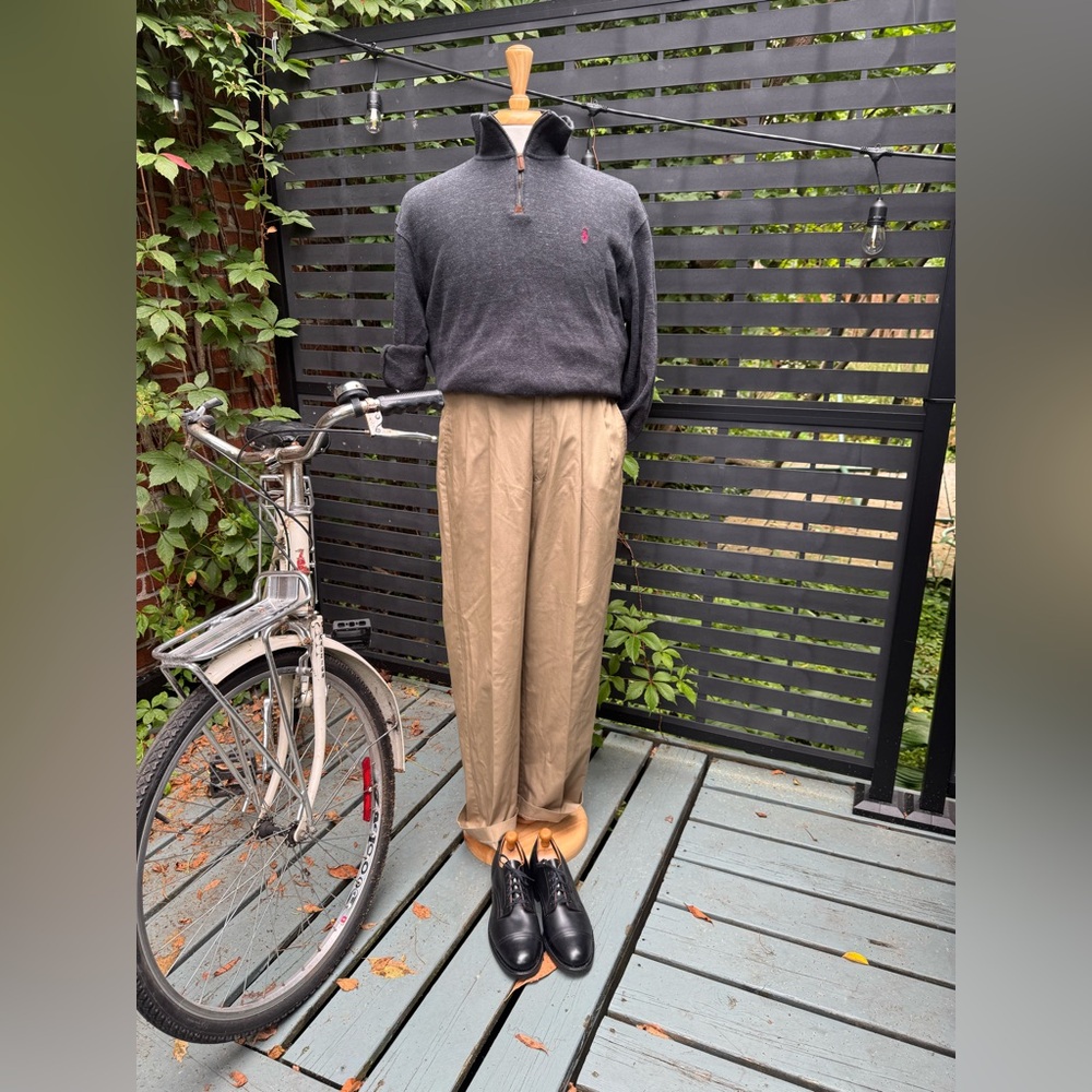 Ralph Lauren Grey Sweater Classic Elegance